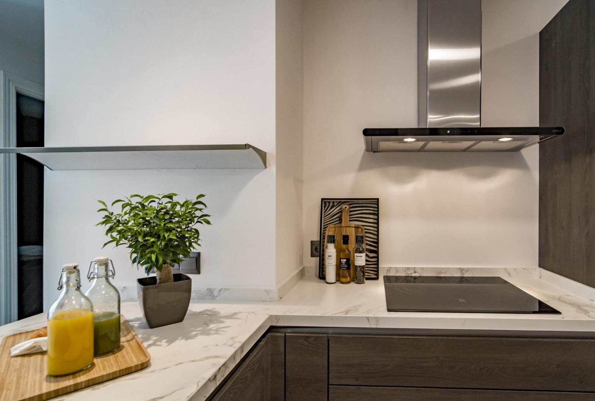 Pr - Stunning Flat Front Line Beach Puerto Banus Marbella Ngoại thất bức ảnh